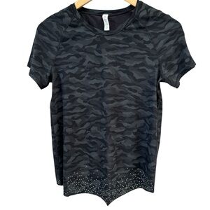 Lululemon Athletica Black Camouflage Short Sleeve Tee